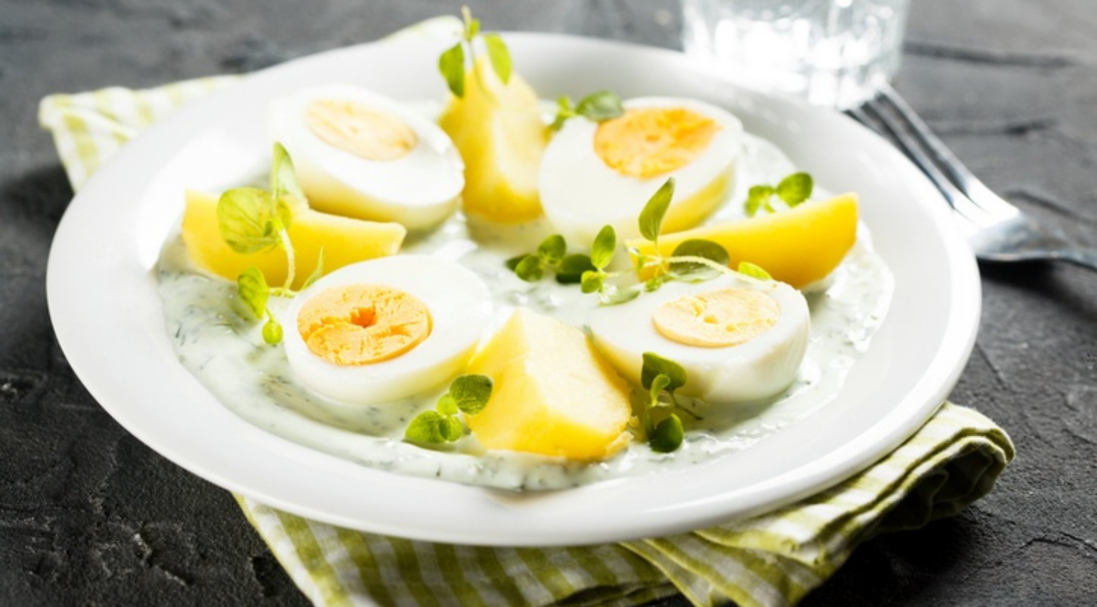 Frankfurter grüne Soße mit Kartoffeln und Ei