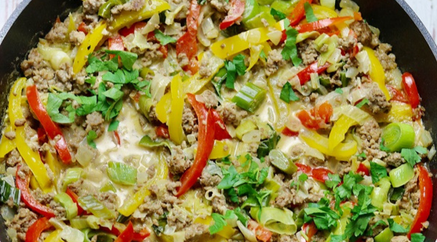 Gemüse Hack Pfanne mit Frischkäsesauce (Low Carb)