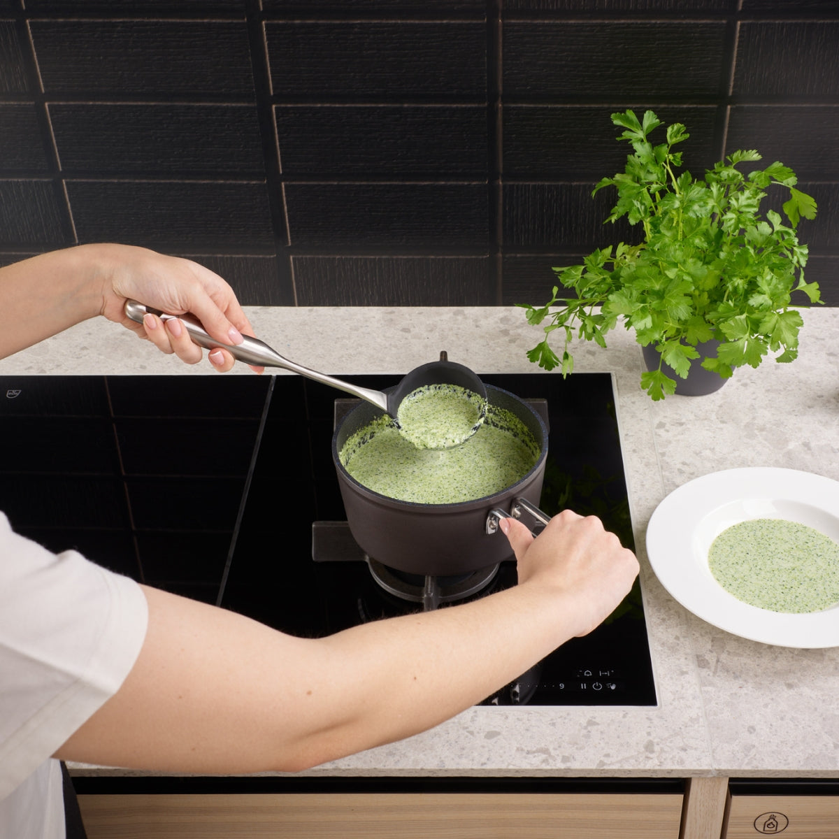 AST_2903524;1e0e67483793711ebe188f78782e1ad6;SI_2716332